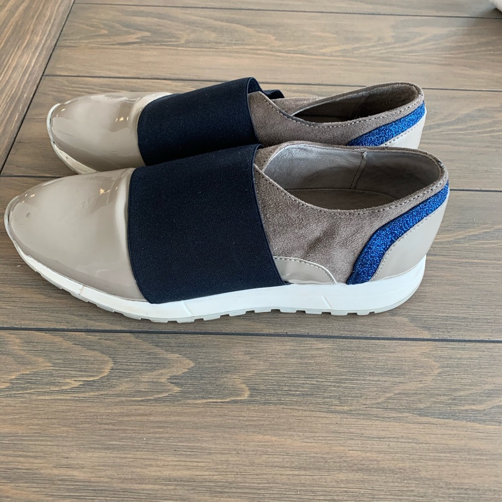 Slip on sneakers